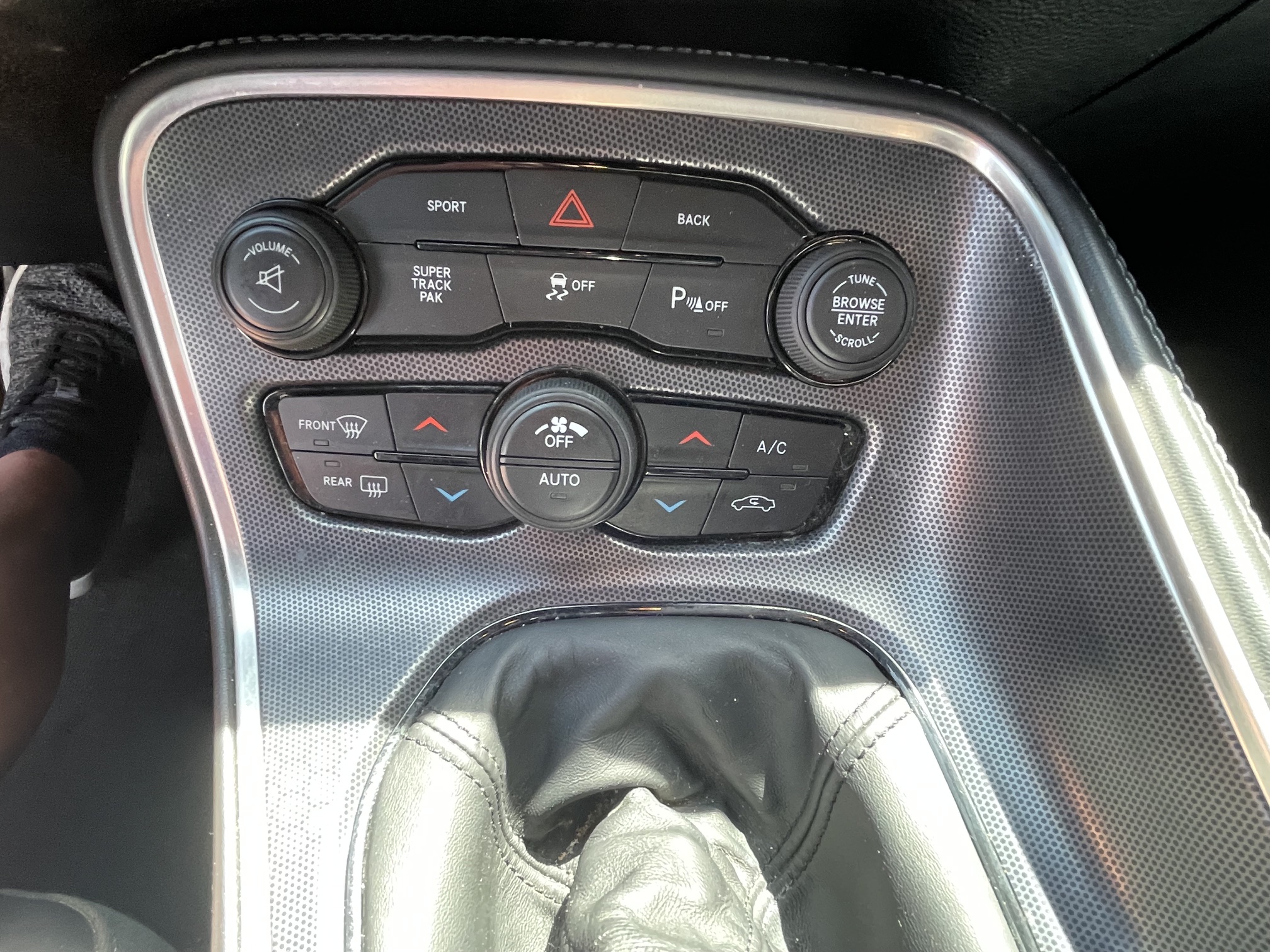 2015 Dodge Challenger SXT Plus