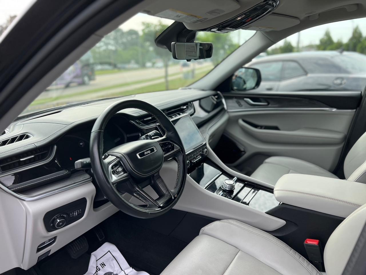 2022 Jeep Grand Cherokee Overland
