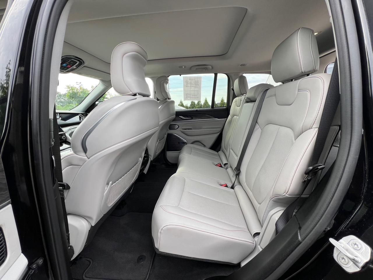 2022 Jeep Grand Cherokee Overland