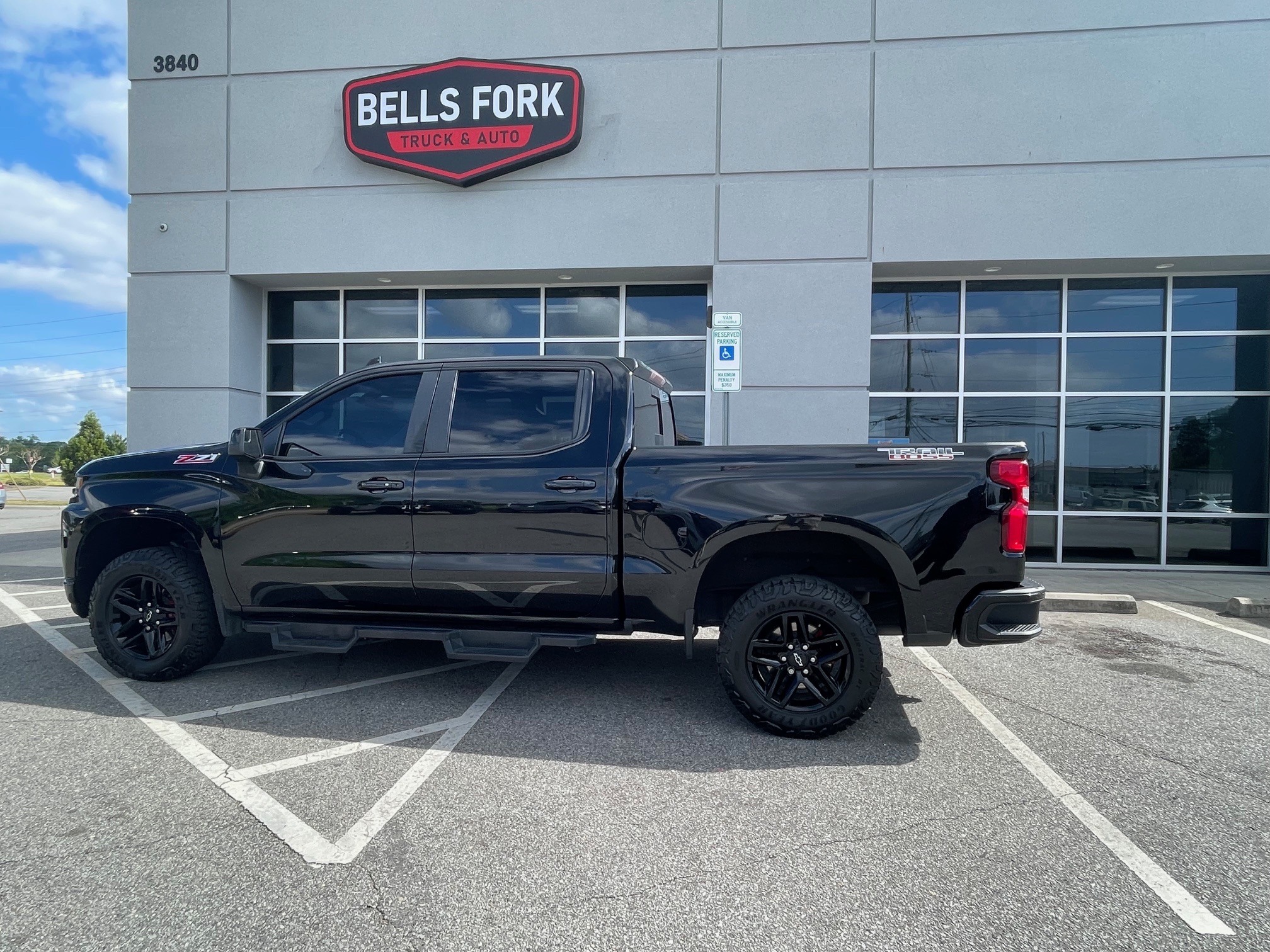 2021 Chevrolet Silverado Trail Boss - LT