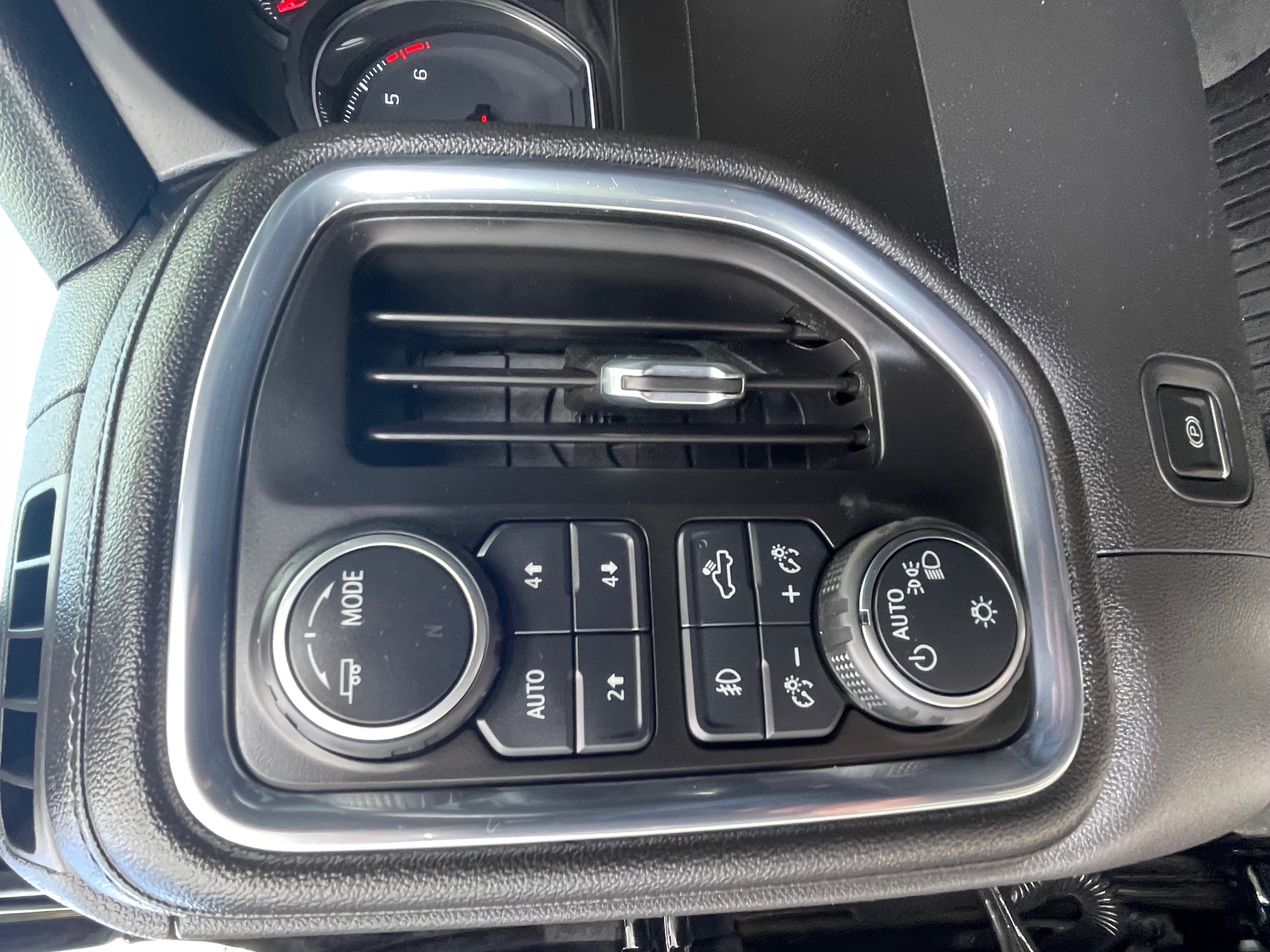 2021 Chevrolet Silverado Trail Boss - LT